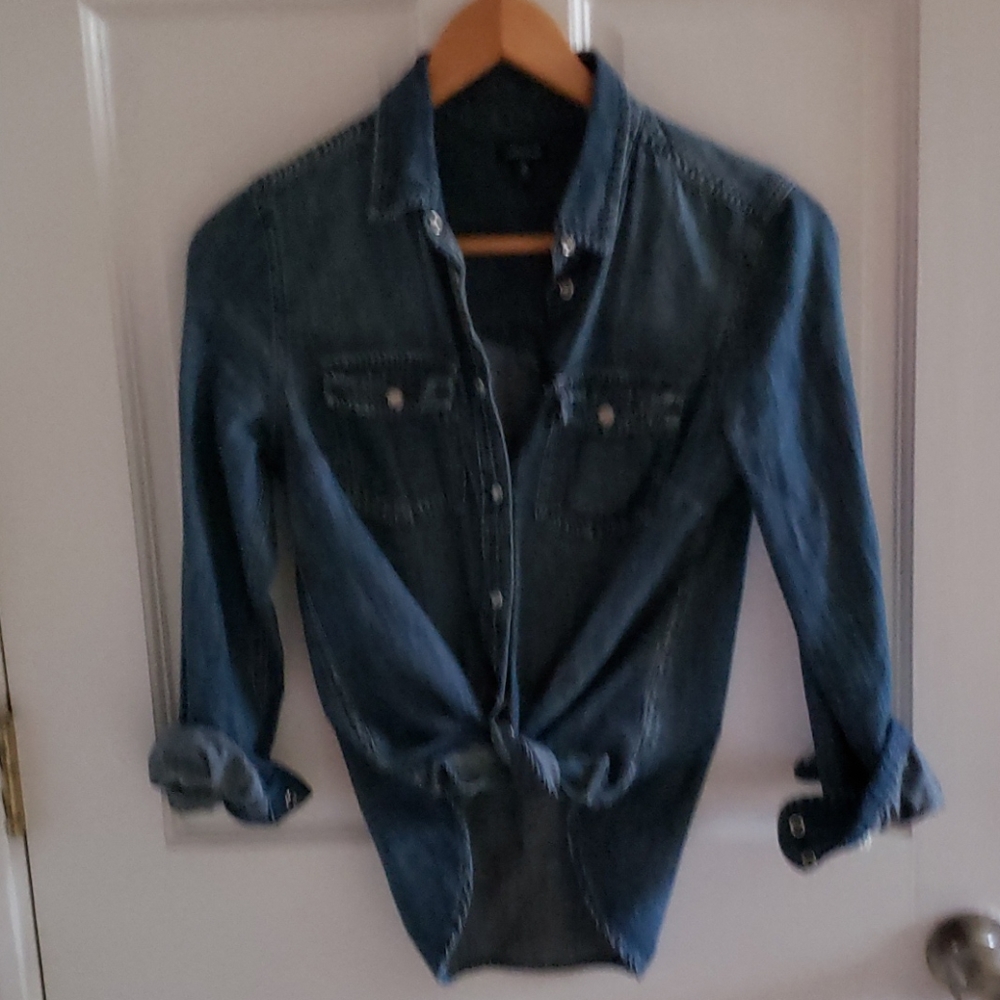 NWOT Denim chambray shirt